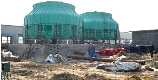 玻璃鋼冷卻塔安裝現(xiàn)場(chǎng)